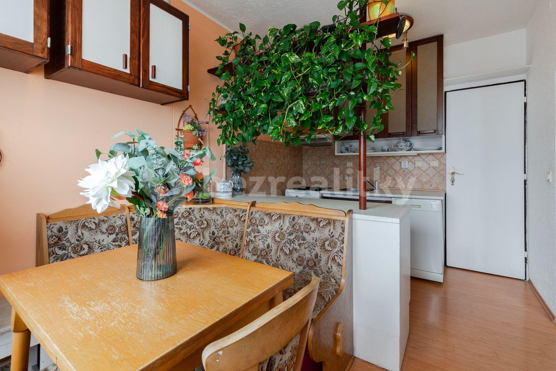 3 bedroom flat for sale, 70 m², Střekovská, Prague, Prague