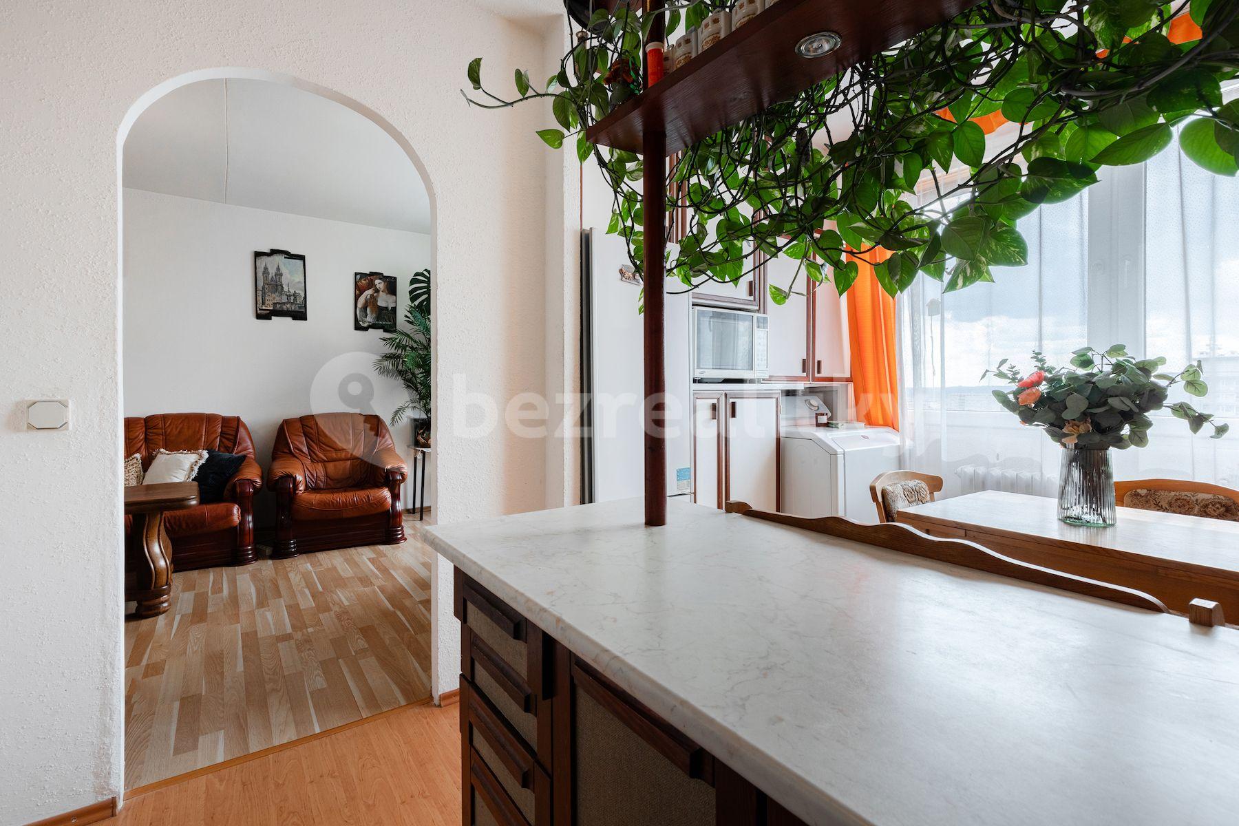 3 bedroom flat for sale, 70 m², Střekovská, Prague, Prague