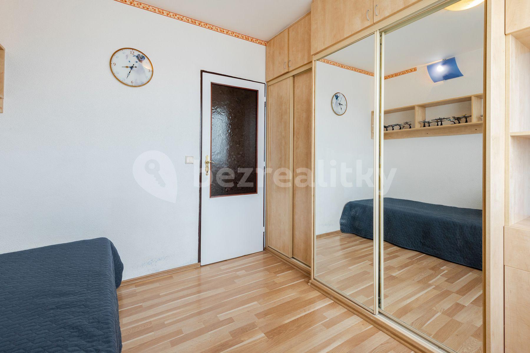 3 bedroom flat for sale, 70 m², Střekovská, Prague, Prague