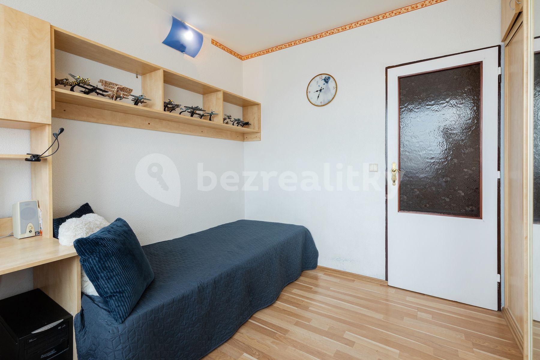 3 bedroom flat for sale, 70 m², Střekovská, Prague, Prague