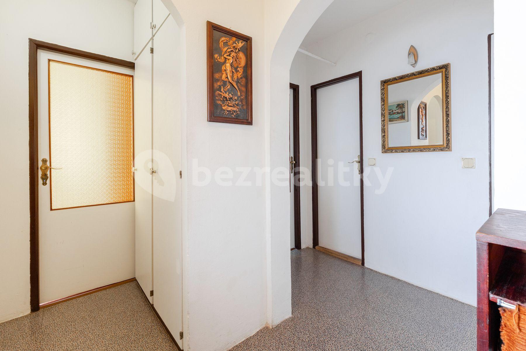 3 bedroom flat for sale, 70 m², Střekovská, Prague, Prague