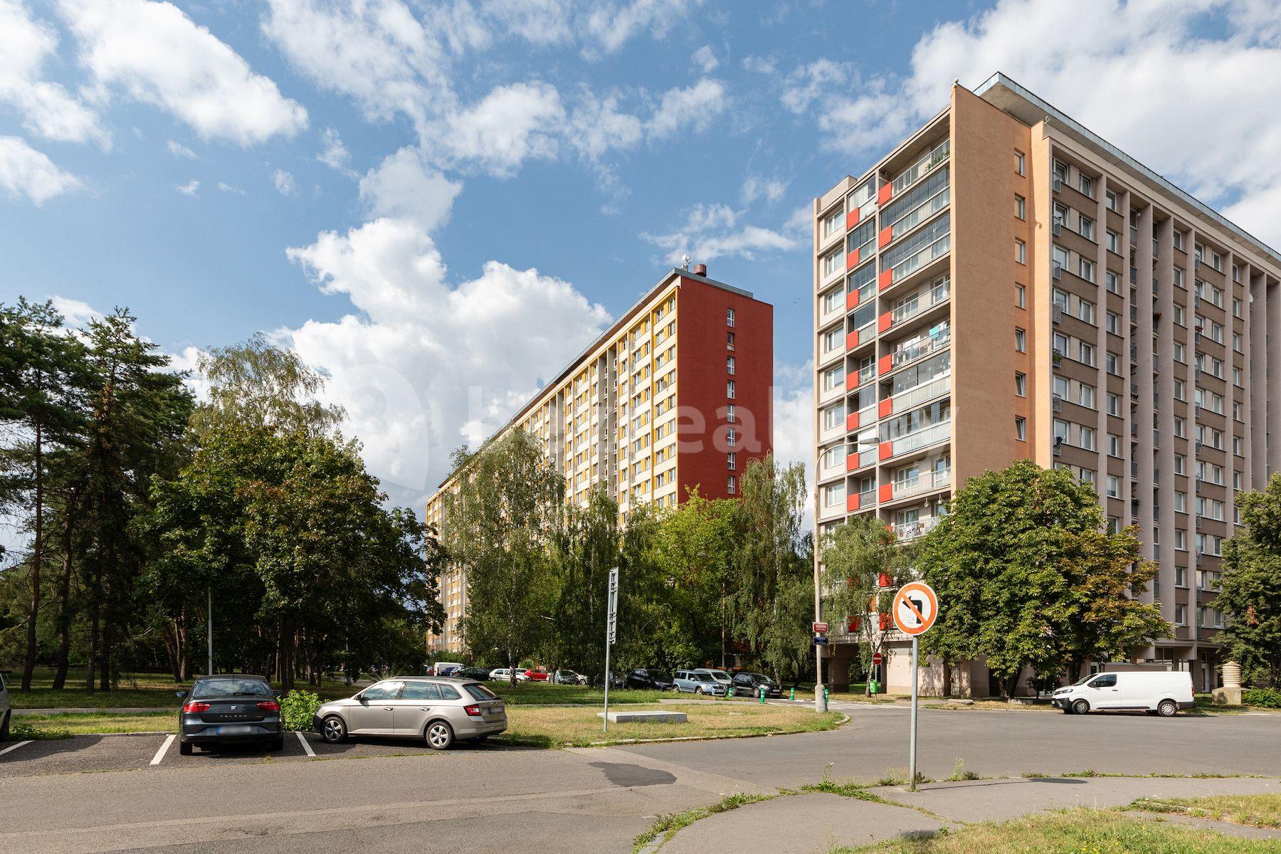 3 bedroom flat for sale, 70 m², Střekovská, Prague, Prague