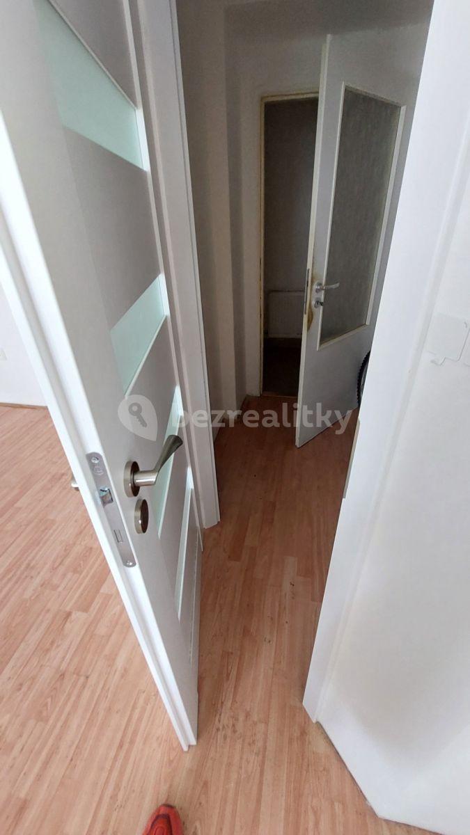 2 bedroom with open-plan kitchen flat to rent, 58 m², Stochovská, Prague, Prague