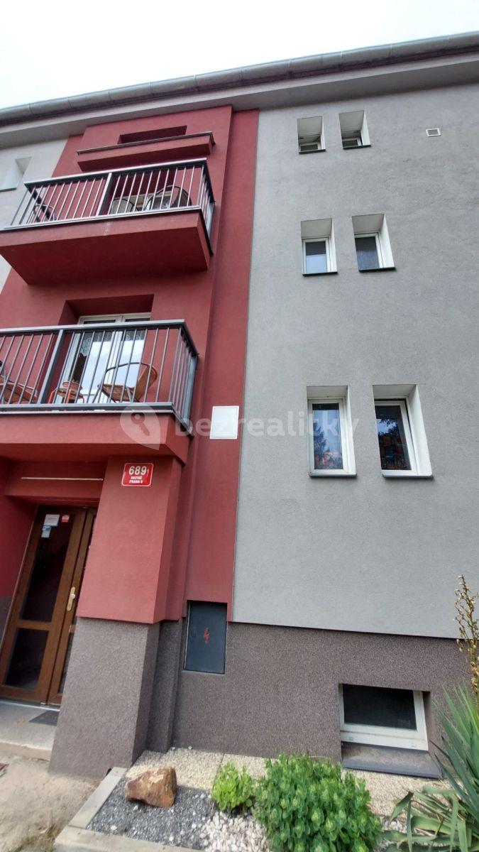 2 bedroom with open-plan kitchen flat to rent, 58 m², Stochovská, Prague, Prague