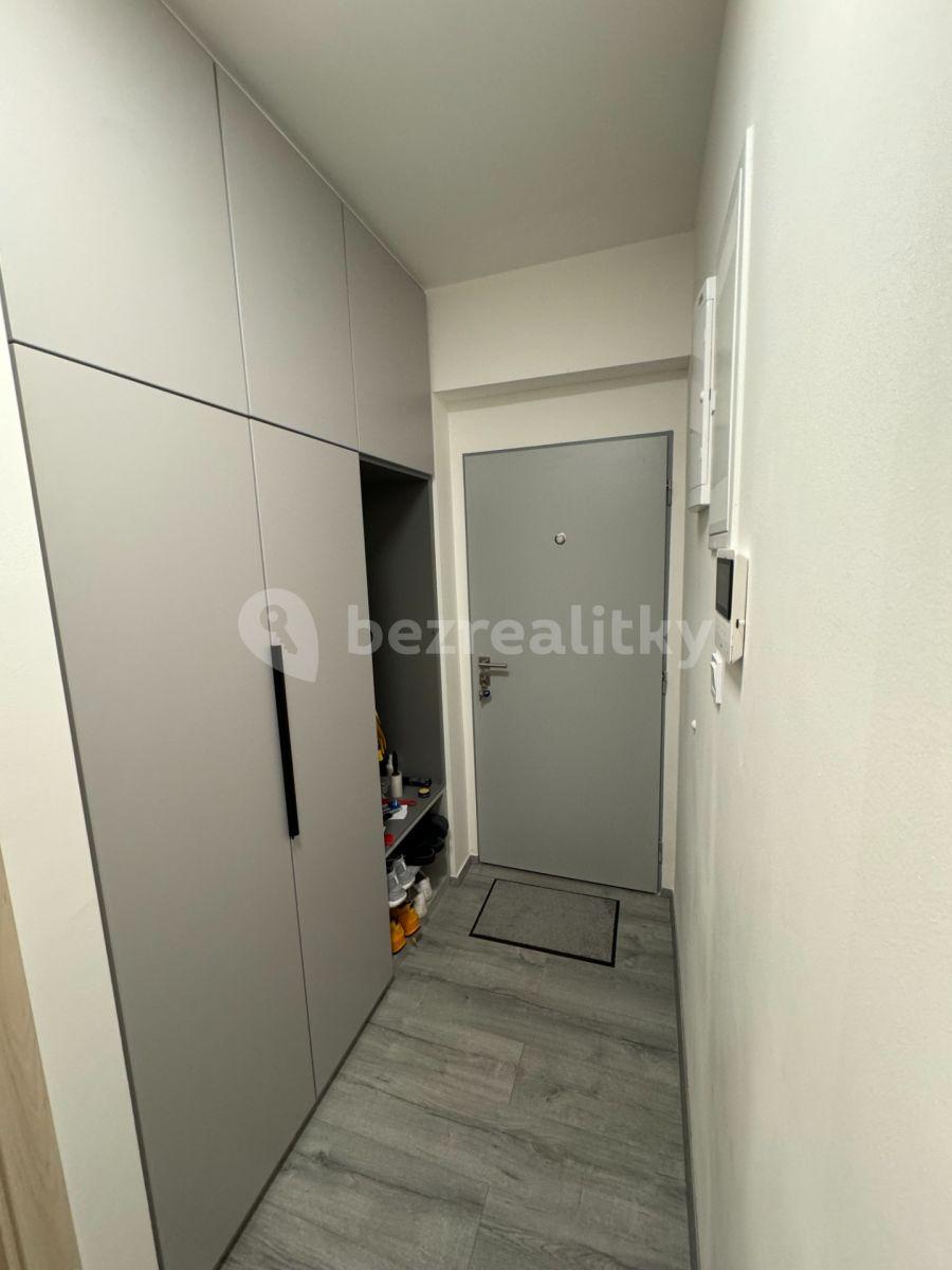 2 bedroom with open-plan kitchen flat for sale, 65 m², Na Dražkách, Beroun, Středočeský Region