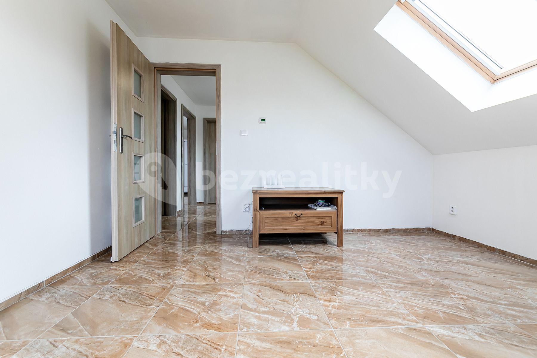 house for sale, 122 m², U Lékárny, Horní Beřkovice, Ústecký Region