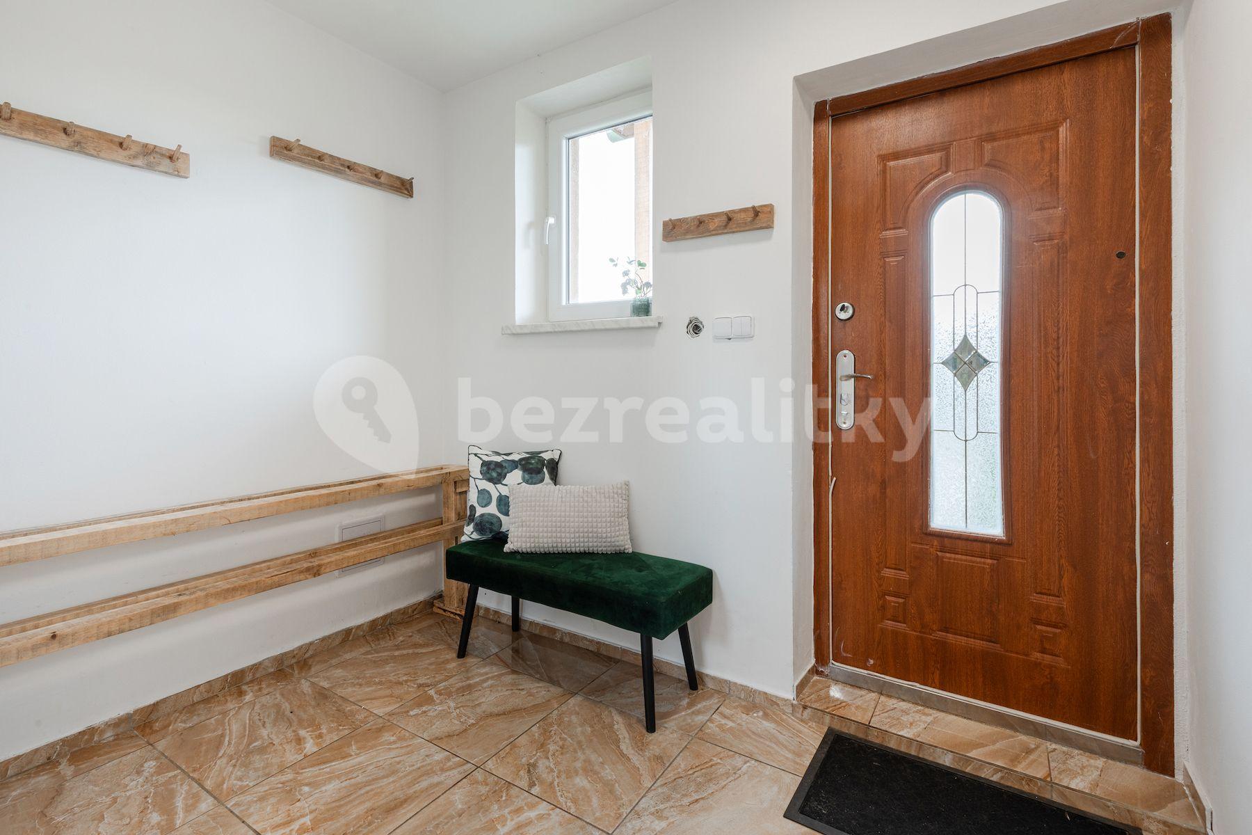 house for sale, 122 m², U Lékárny, Horní Beřkovice, Ústecký Region