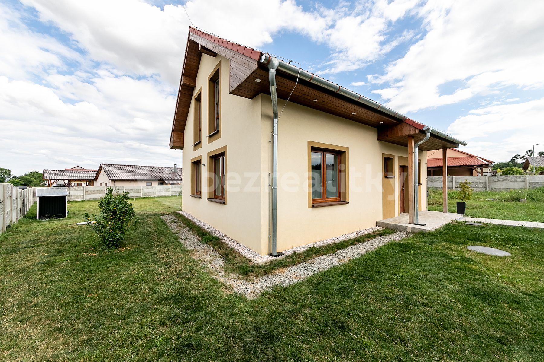 house for sale, 122 m², U Lékárny, Horní Beřkovice, Ústecký Region