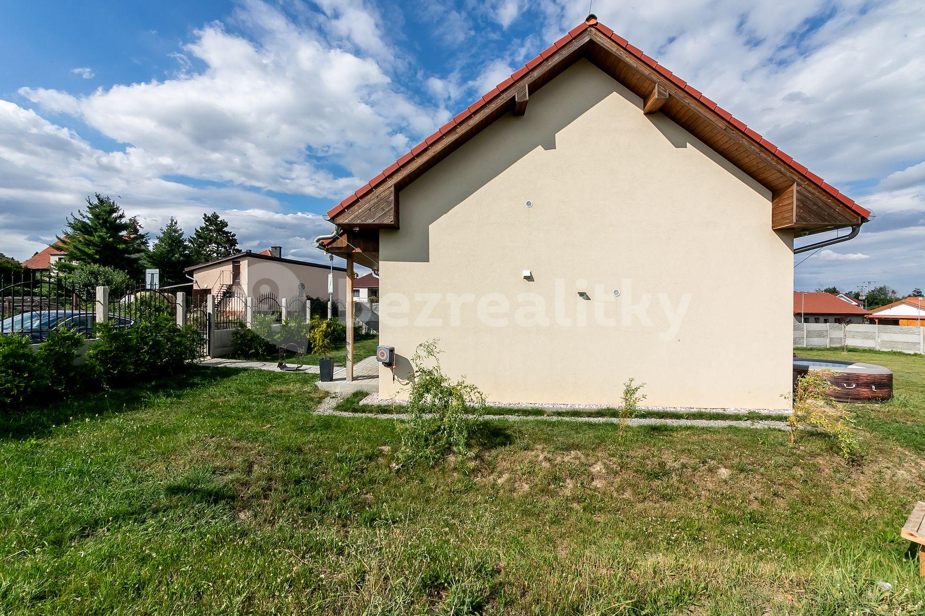 house for sale, 122 m², U Lékárny, Horní Beřkovice, Ústecký Region