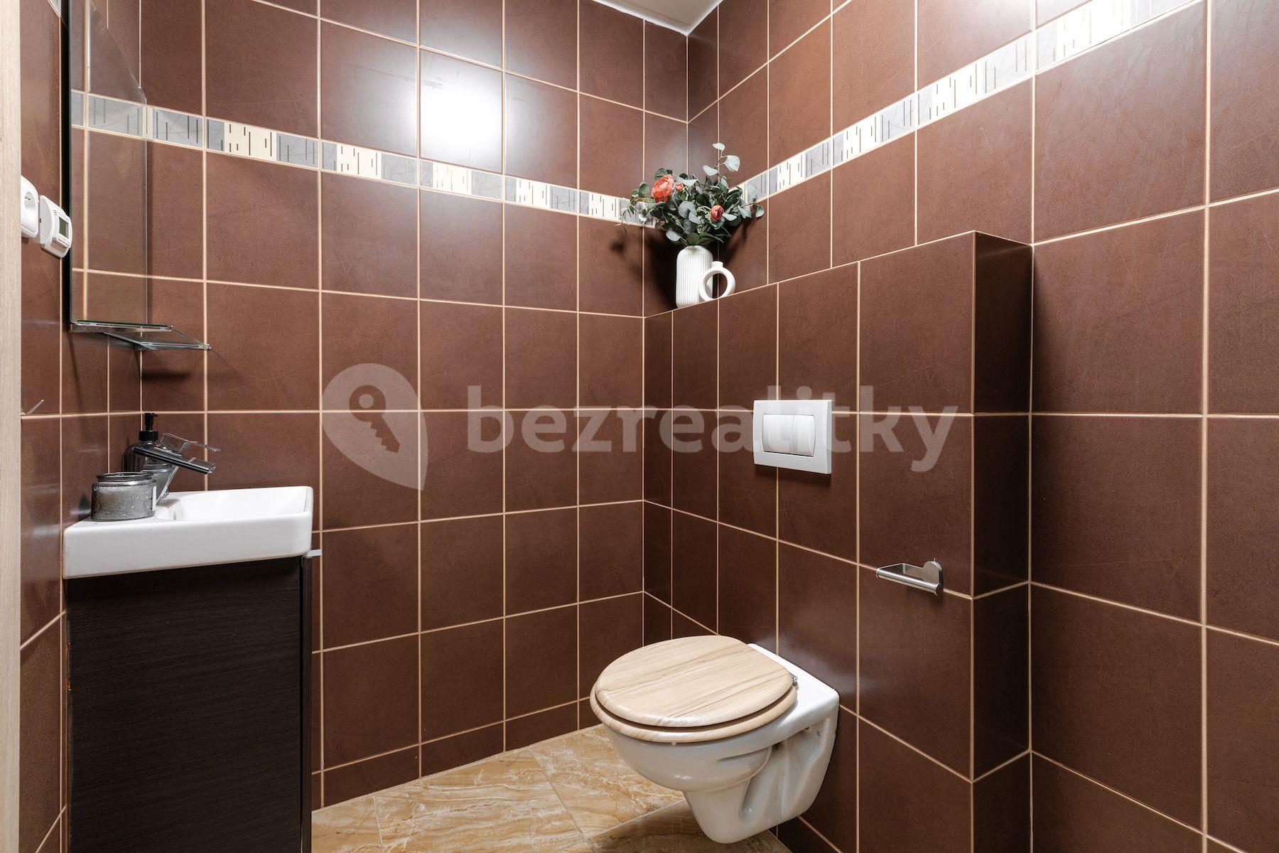 house for sale, 122 m², U Lékárny, Horní Beřkovice, Ústecký Region