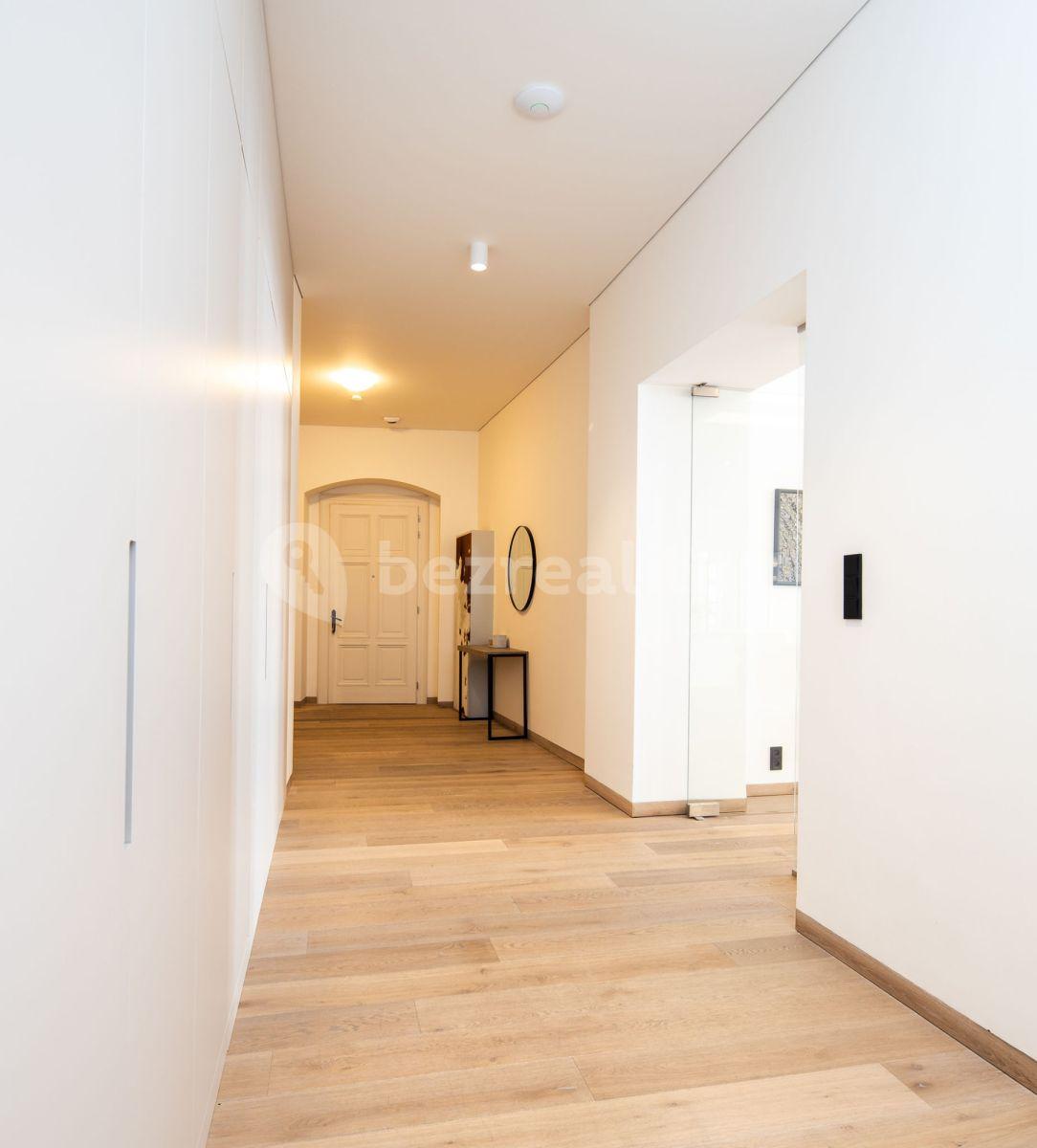 3 bedroom flat to rent, 186 m², Truhlářská, Prague, Prague