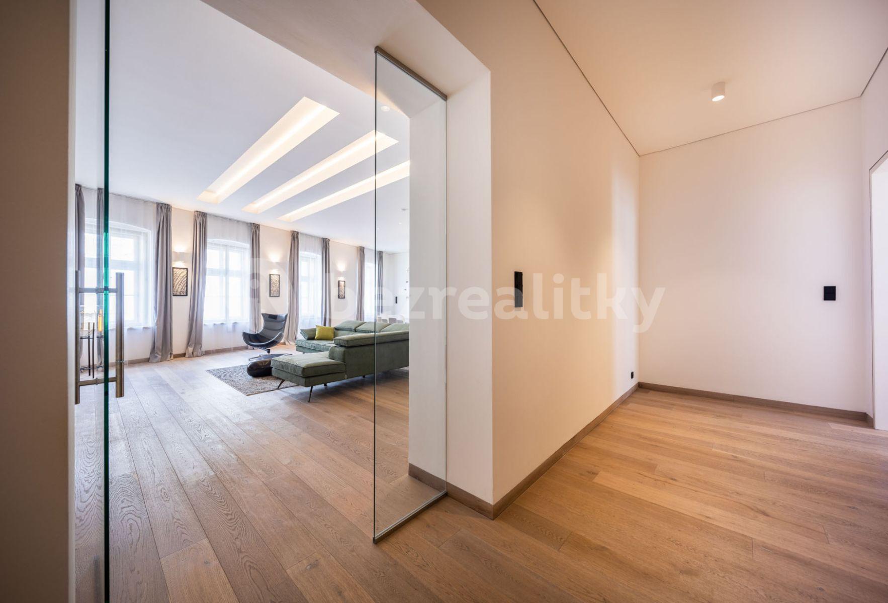 3 bedroom flat to rent, 186 m², Truhlářská, Prague, Prague