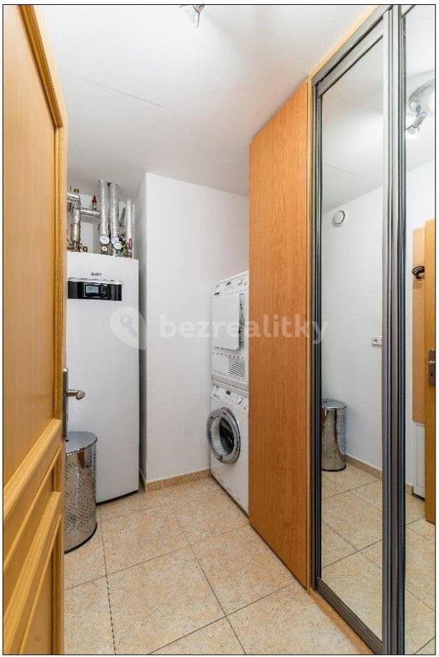 4 bedroom flat to rent, 136 m², Domanovická, Prague, Prague