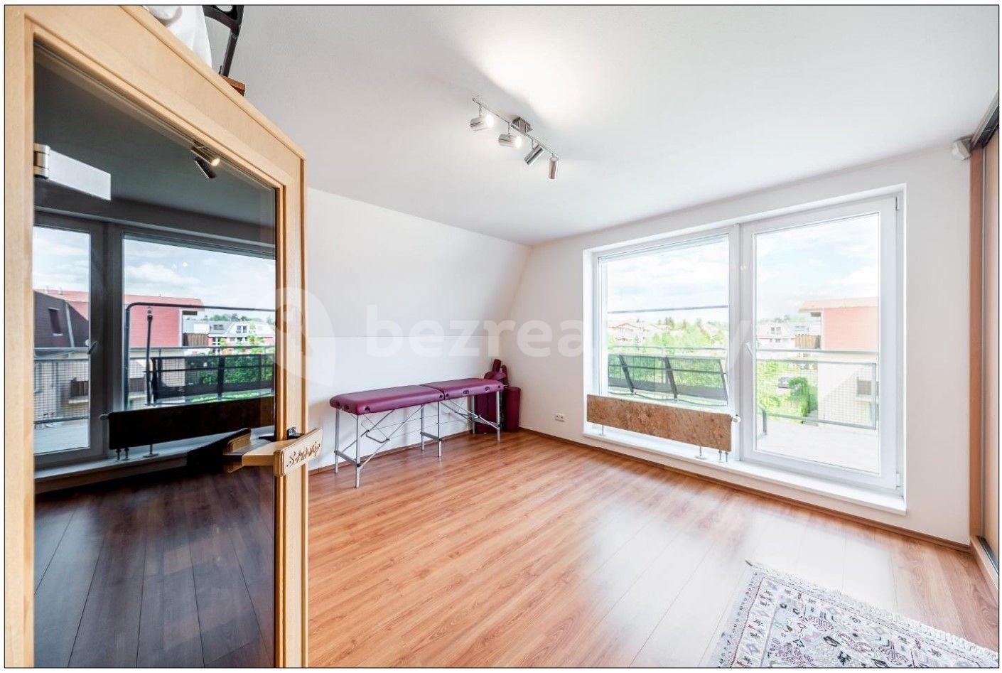 4 bedroom flat to rent, 136 m², Domanovická, Prague, Prague