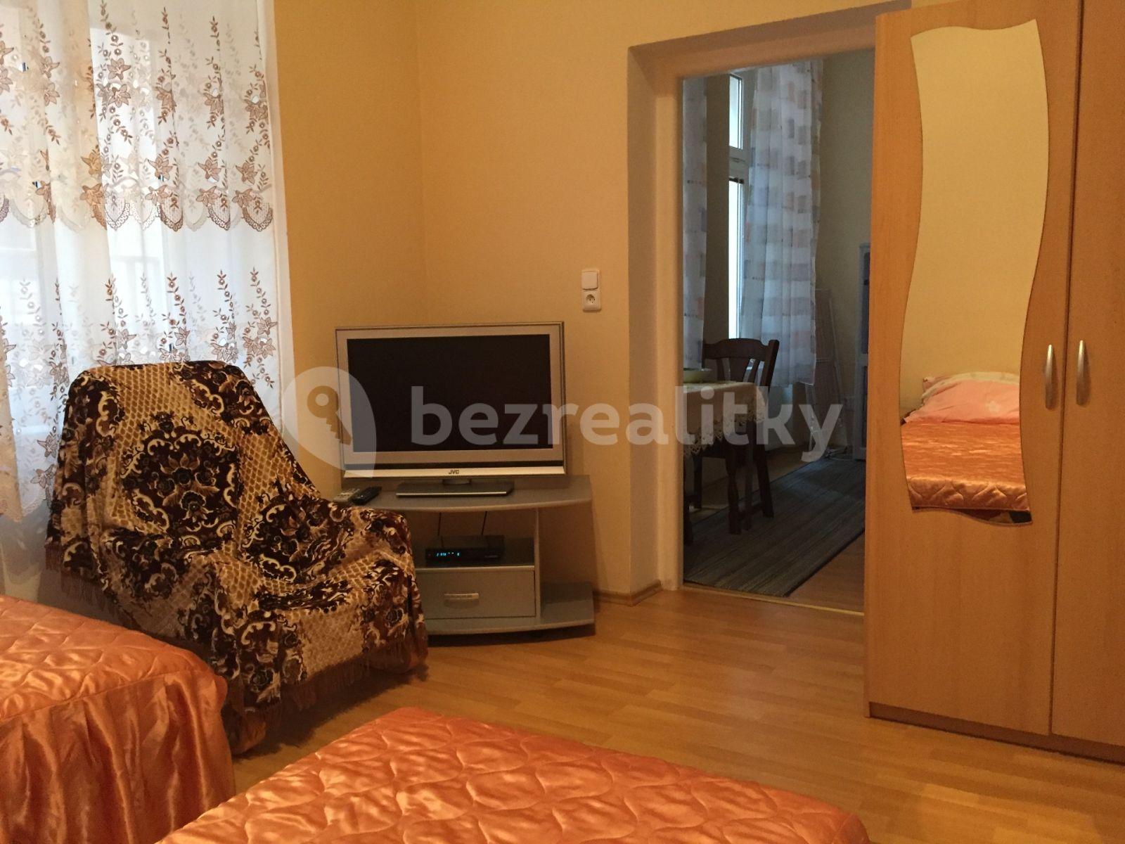 3 bedroom flat for sale, 74 m², Vřídelní, Karlovy Vary, Karlovarský Region