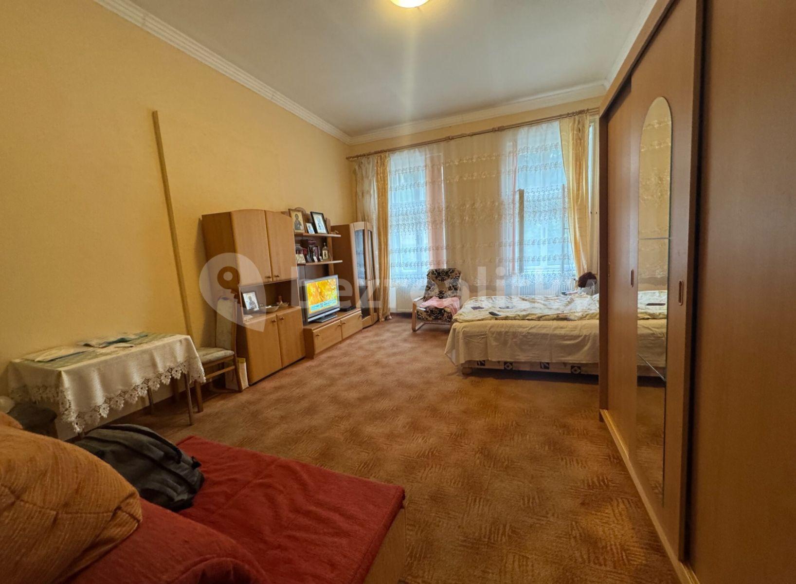 3 bedroom flat for sale, 74 m², Vřídelní, Karlovy Vary, Karlovarský Region