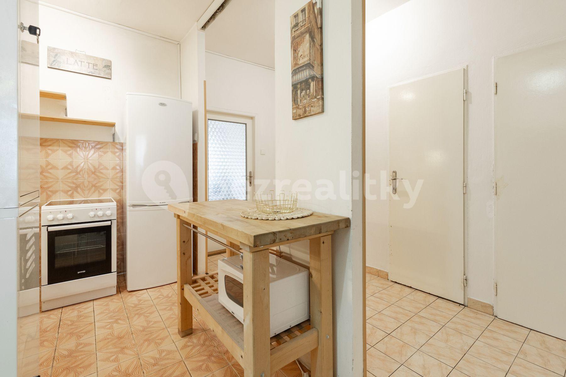 2 bedroom with open-plan kitchen flat for sale, 77 m², Vinohradská, Prague, Prague