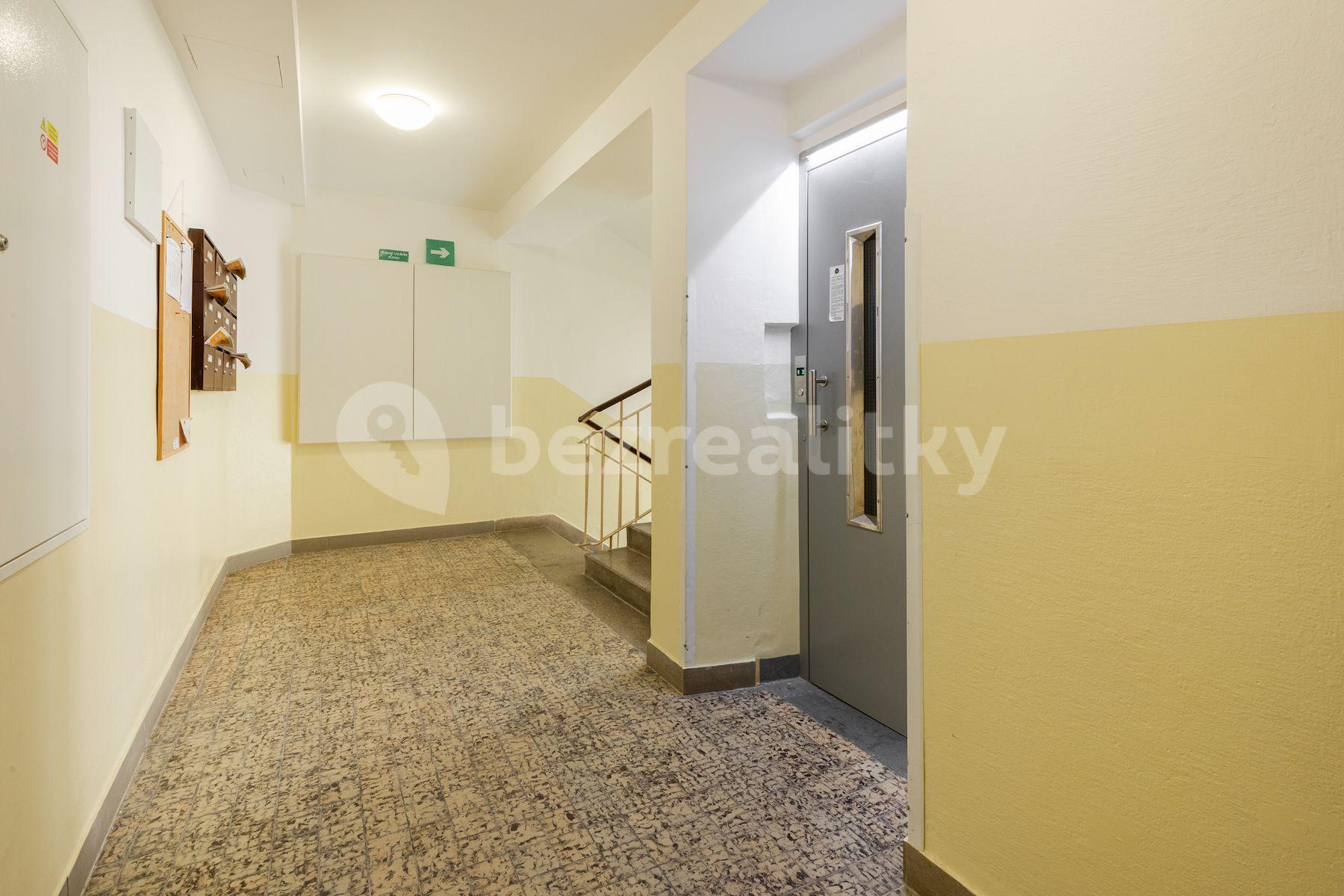 2 bedroom with open-plan kitchen flat for sale, 77 m², Vinohradská, Prague, Prague