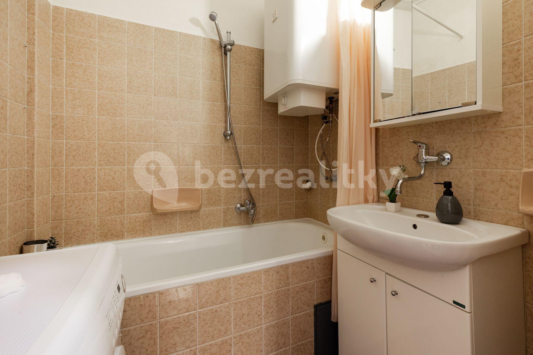 2 bedroom with open-plan kitchen flat for sale, 77 m², Vinohradská, Prague, Prague