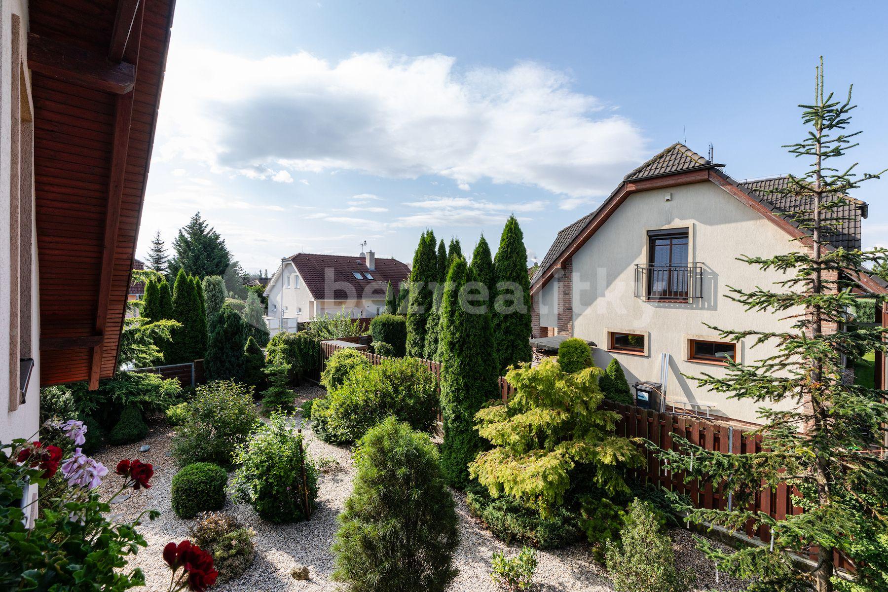 house for sale, 280 m², Šrámkova, Hřebeč, Středočeský Region