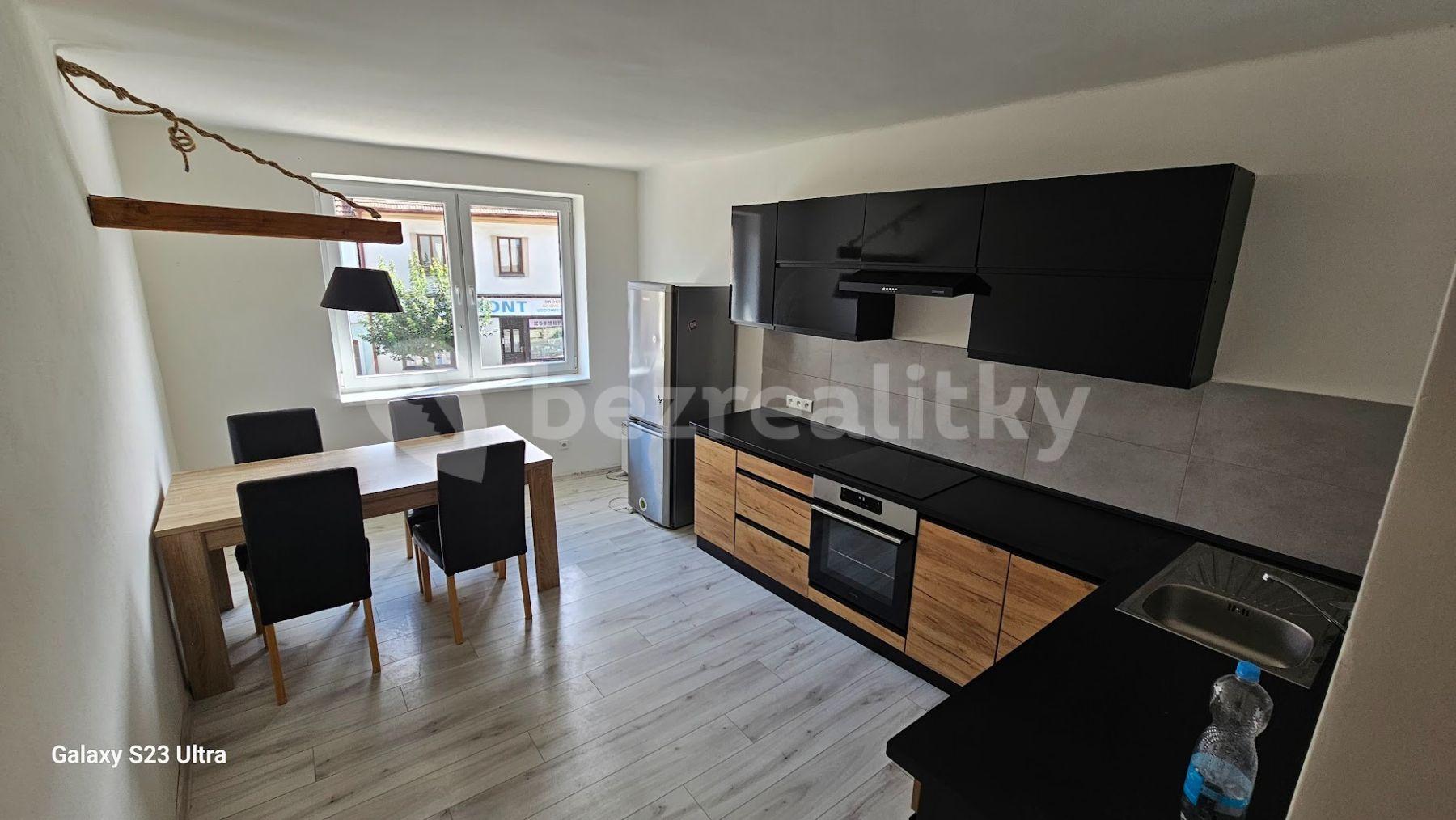 3 bedroom flat for sale, 84 m², Husovo náměstí, Mladá Vožice, Jihočeský Region