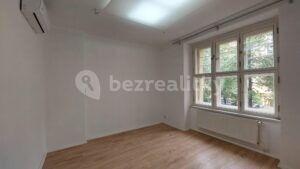 4 bedroom flat for sale, 90 m², Slezská, Prague, Prague