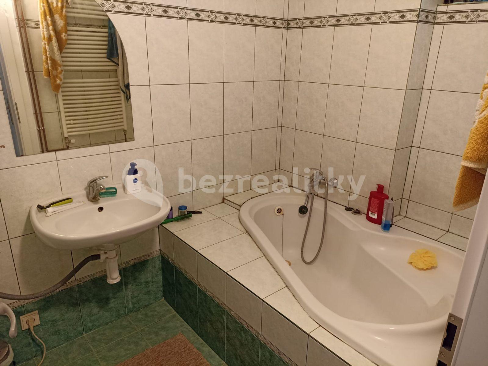 2 bedroom with open-plan kitchen flat for sale, 64 m², Sladkovského, Kolín, Středočeský Region