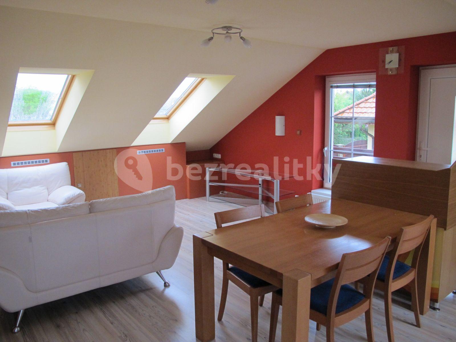 1 bedroom with open-plan kitchen flat to rent, 75 m², Spojovací, Sulice, Středočeský Region