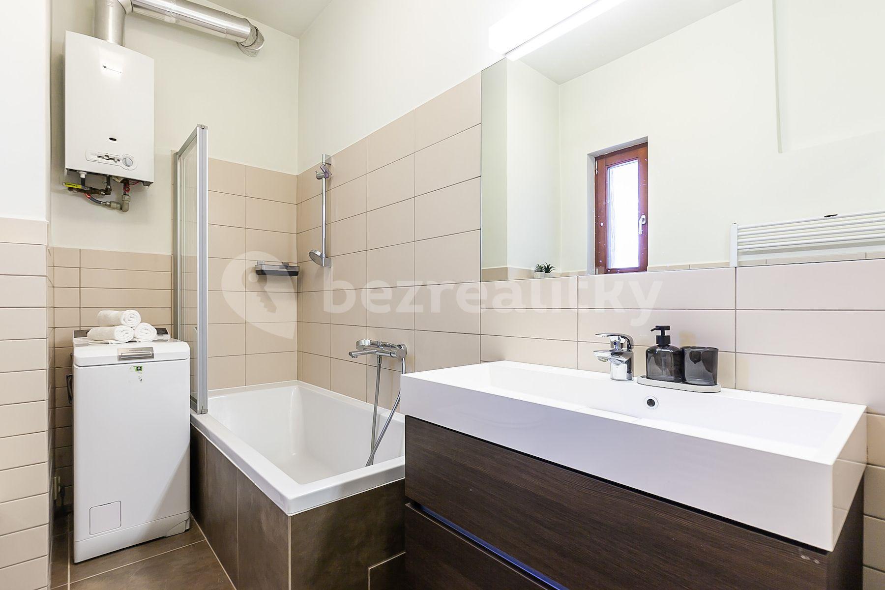 1 bedroom with open-plan kitchen flat for sale, 58 m², Sokolovská, Prague, Prague