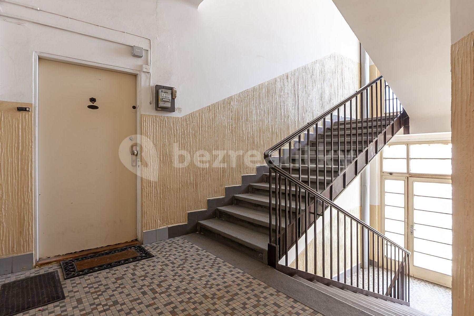 1 bedroom with open-plan kitchen flat for sale, 58 m², Sokolovská, Prague, Prague