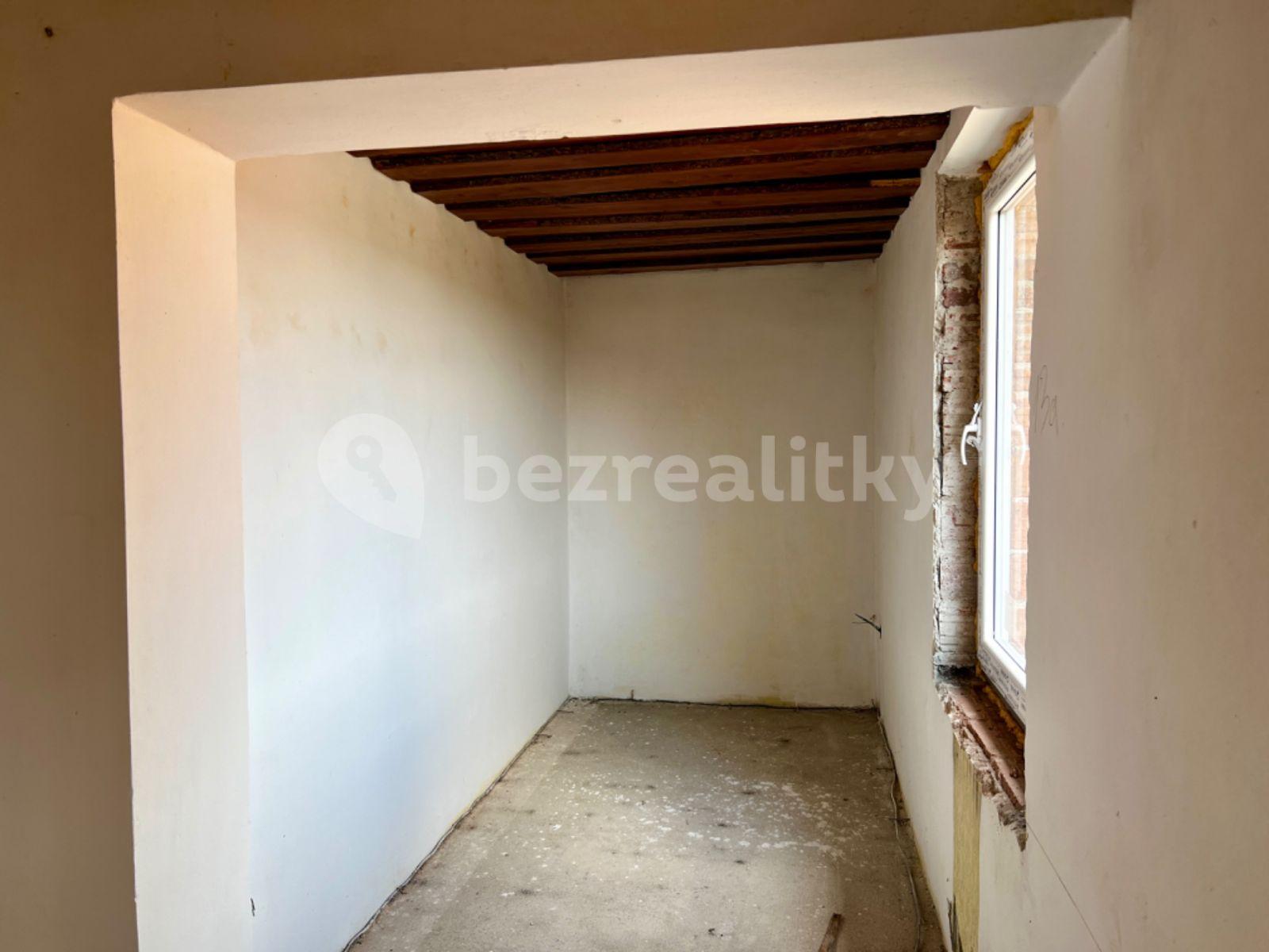 house for sale, 214 m², K Údolí, Kamenné Žehrovice, Středočeský Region