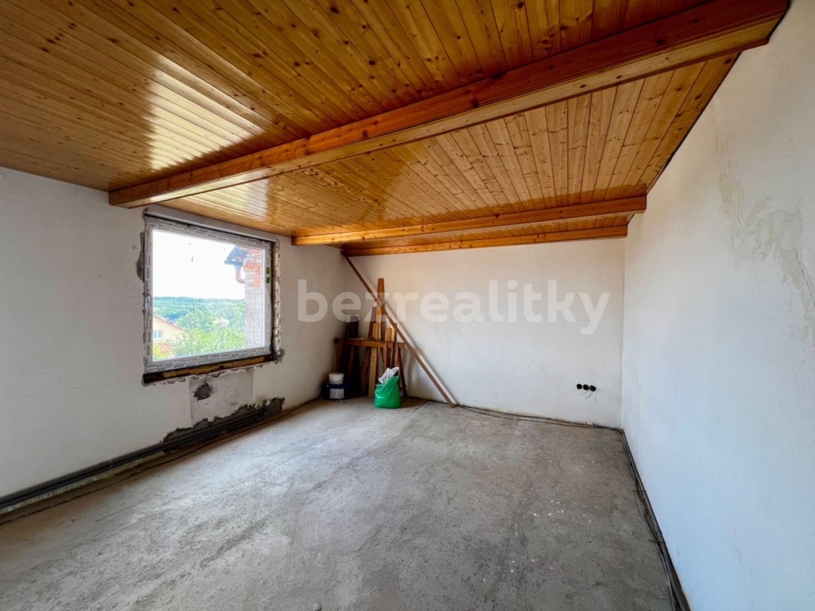 house for sale, 214 m², K Údolí, Kamenné Žehrovice, Středočeský Region