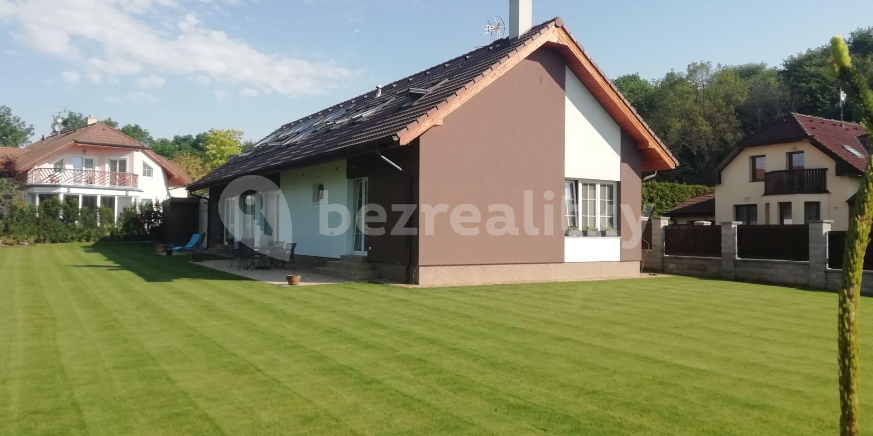 house to rent, 300 m², Pětihosty, Středočeský Region