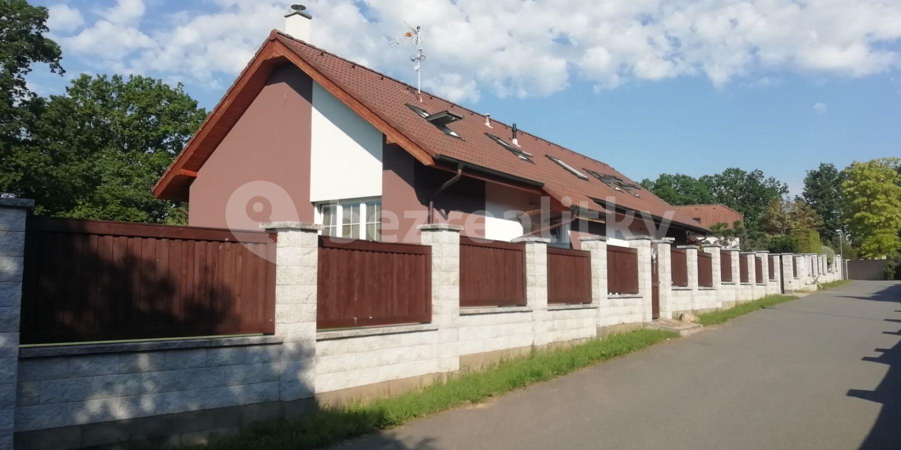 house to rent, 300 m², Pětihosty, Středočeský Region