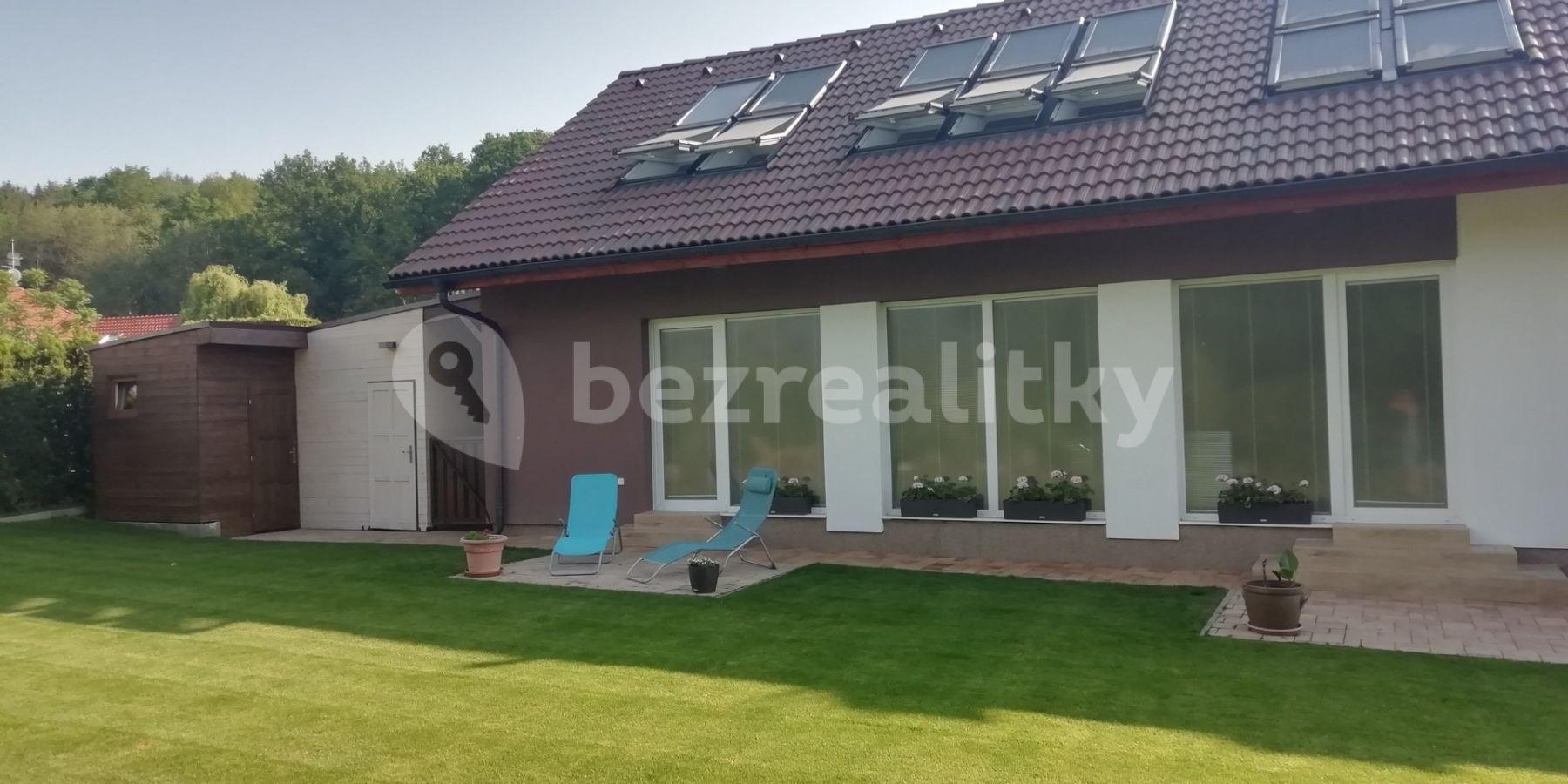 house to rent, 300 m², Pětihosty, Středočeský Region