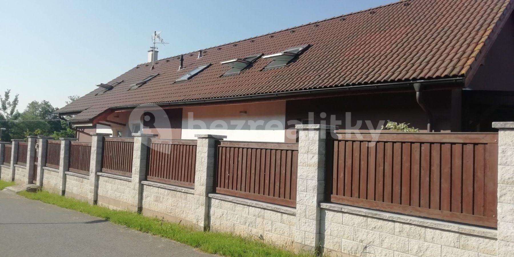 house to rent, 300 m², Pětihosty, Středočeský Region