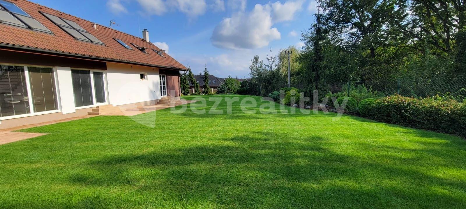 house to rent, 300 m², Pětihosty, Středočeský Region