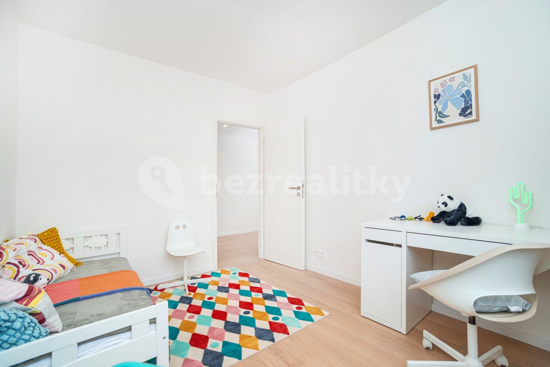 3 bedroom with open-plan kitchen flat for sale, 72 m², Ctěnická, Prague, Prague