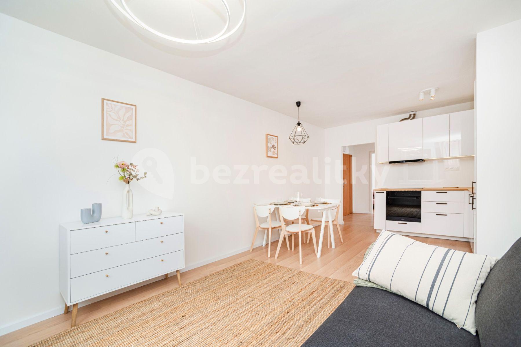 3 bedroom with open-plan kitchen flat for sale, 72 m², Ctěnická, Prague, Prague