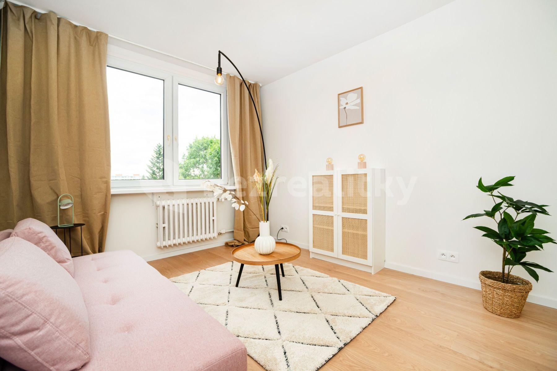 3 bedroom with open-plan kitchen flat for sale, 72 m², Ctěnická, Prague, Prague