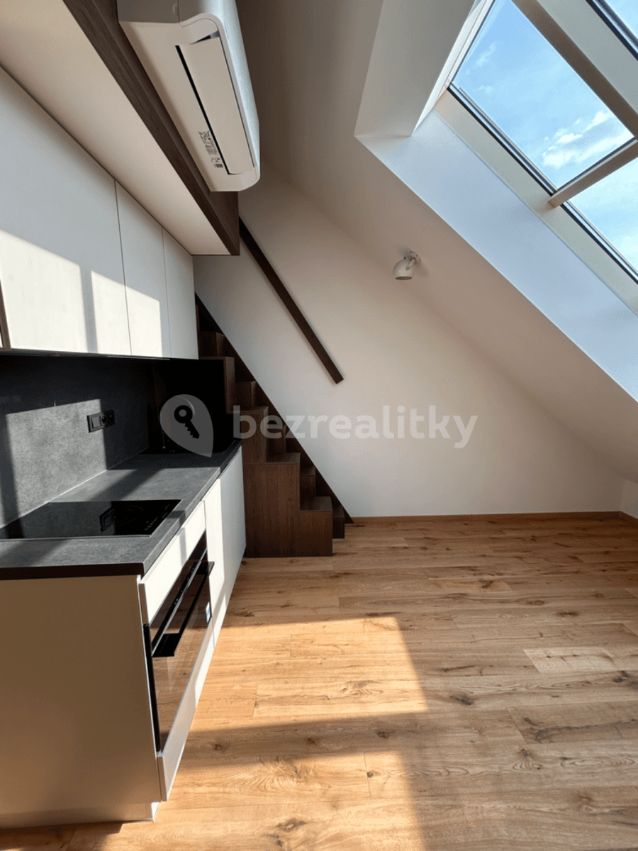 Studio flat for sale, 28 m², Studentská, Prague, Prague