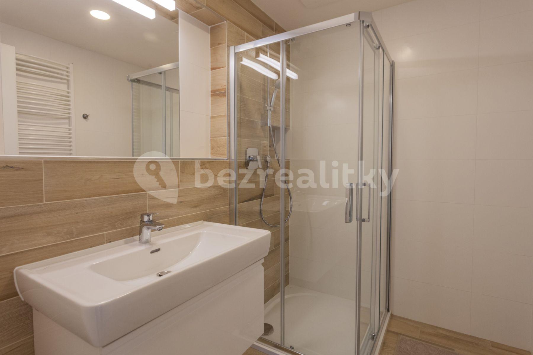 3 bedroom flat to rent, 90 m², U Pergamenky, Prague, Prague