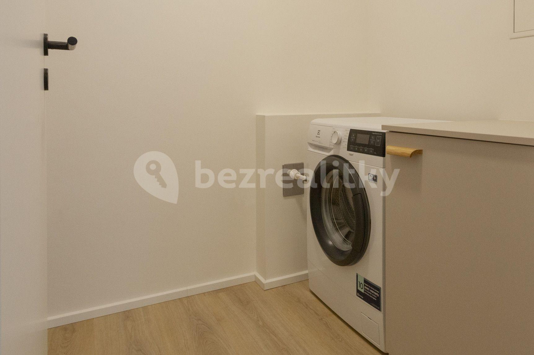 3 bedroom flat to rent, 90 m², U Pergamenky, Prague, Prague