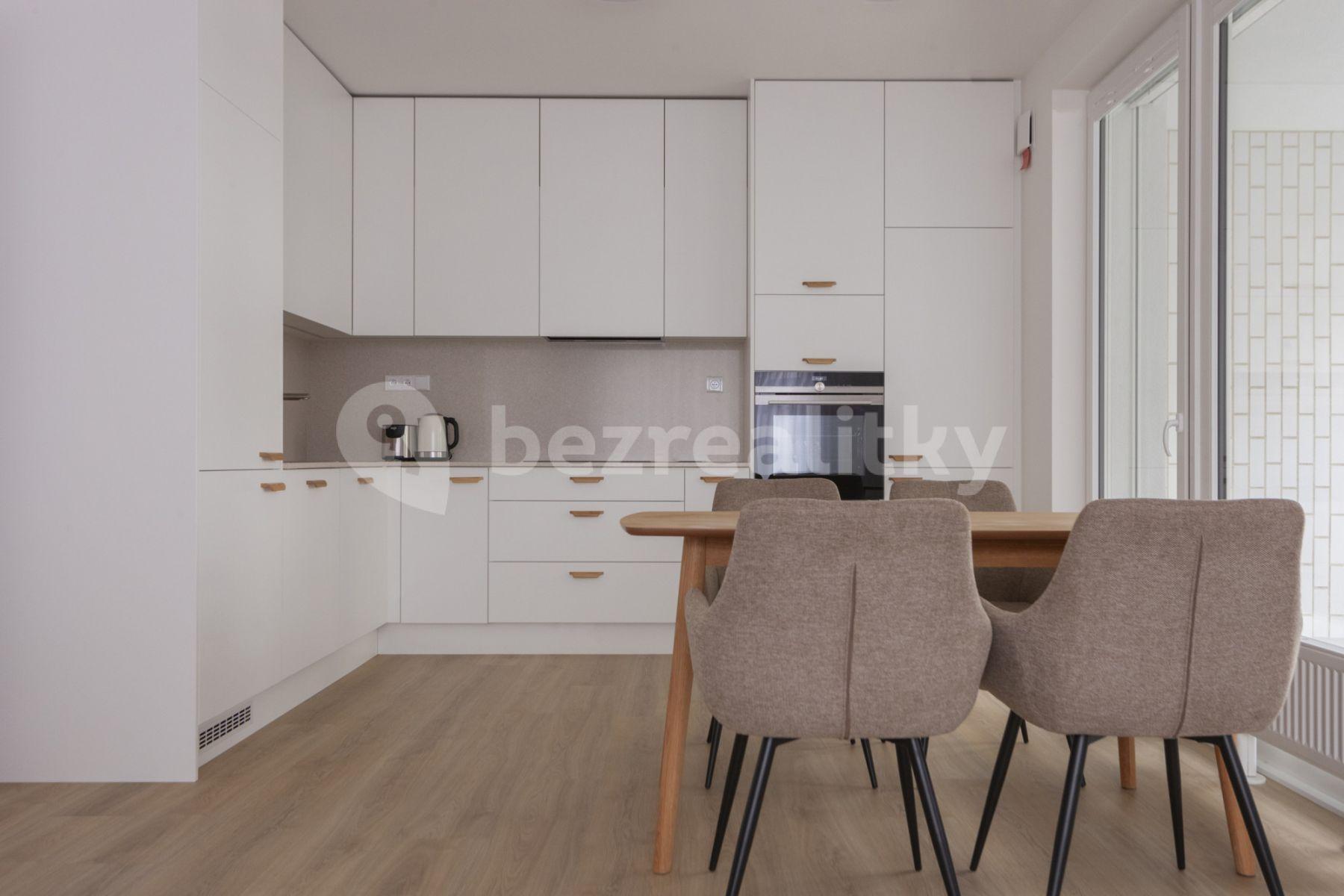 3 bedroom flat to rent, 90 m², U Pergamenky, Prague, Prague