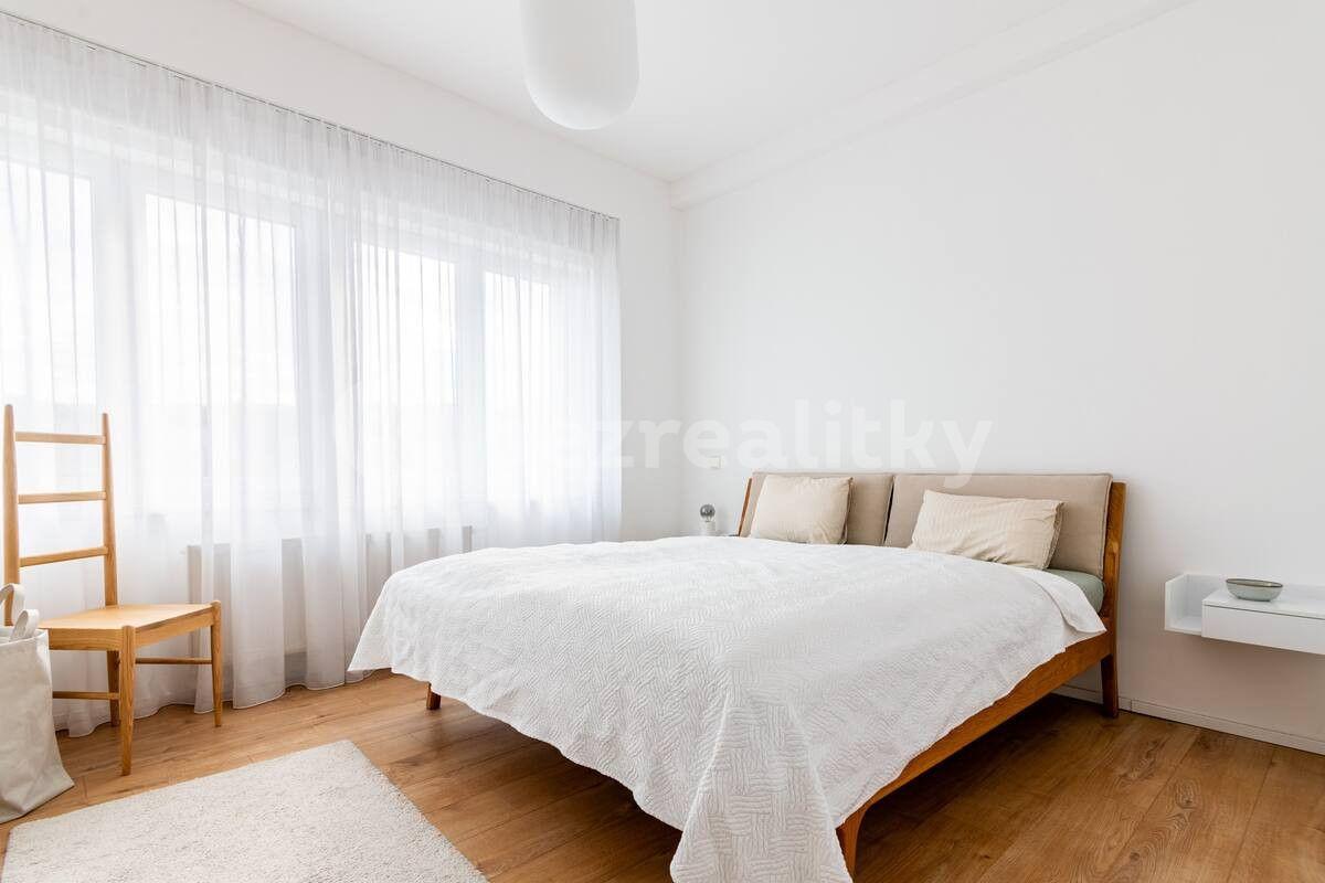 1 bedroom with open-plan kitchen flat to rent, 65 m², Holečkova, Prague, Prague