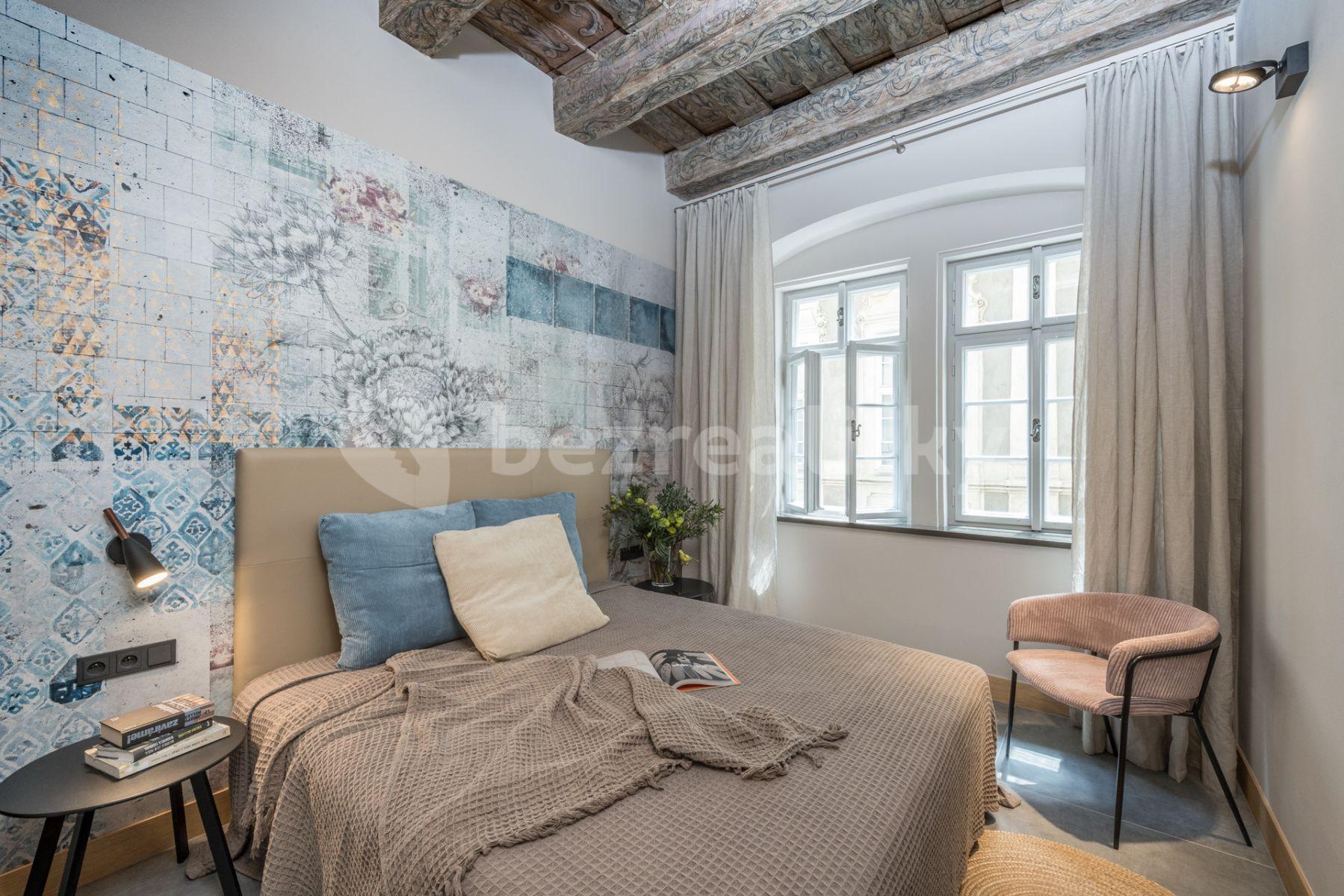 2 bedroom with open-plan kitchen flat to rent, 90 m², Vlašská, Prague, Prague