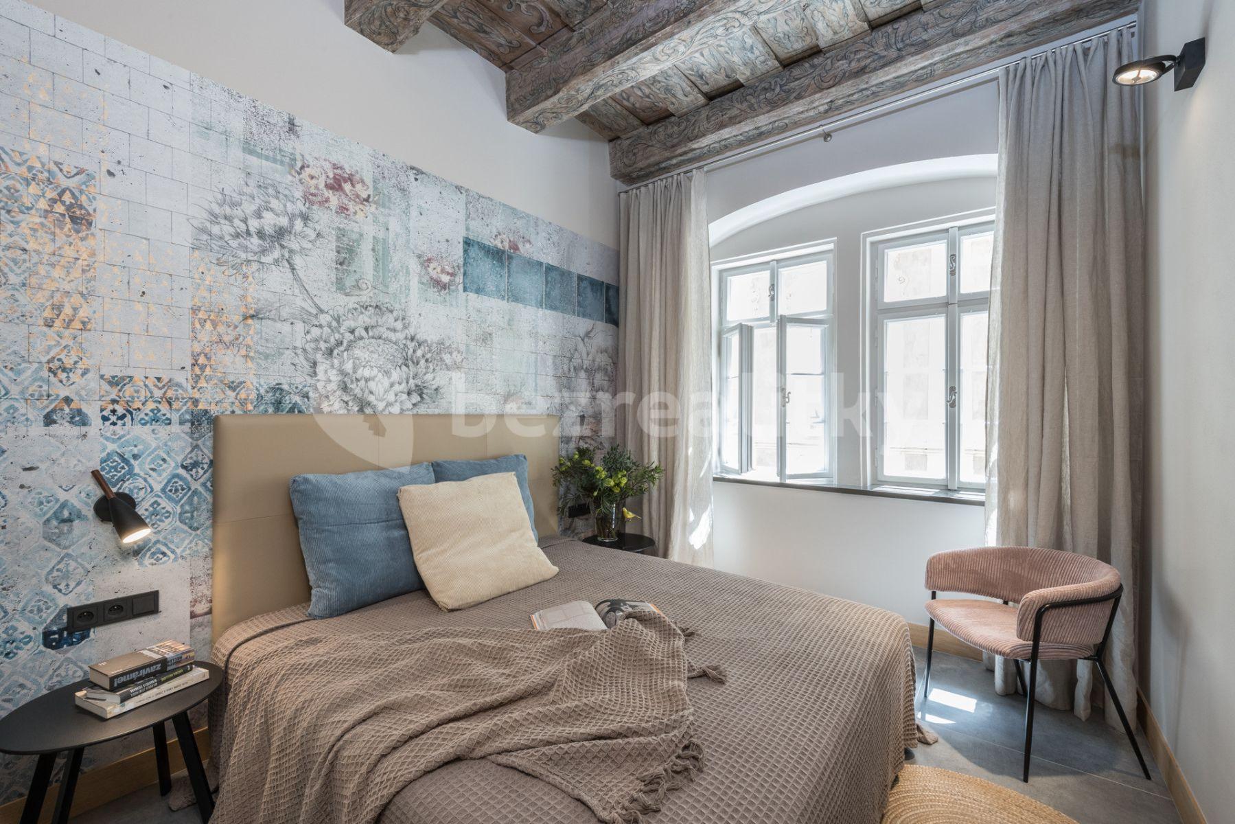 2 bedroom with open-plan kitchen flat to rent, 90 m², Vlašská, Prague, Prague