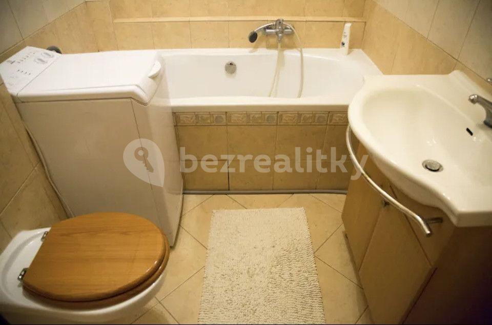 Studio flat to rent, 25 m², Na Bitevní Pláni, Prague, Prague