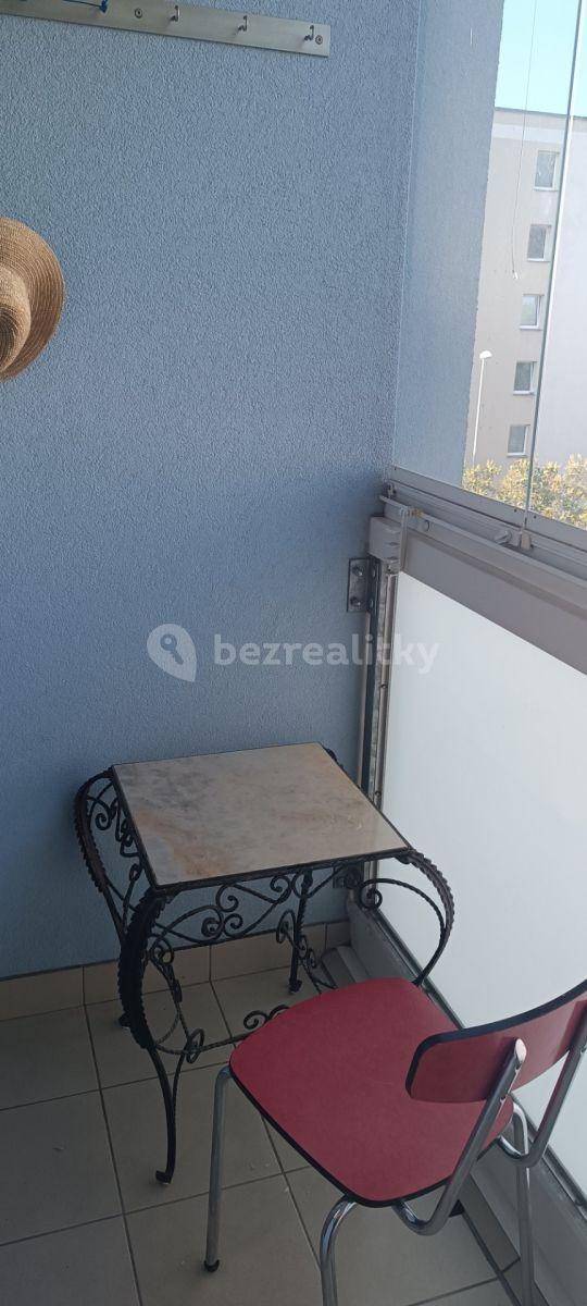 2 bedroom with open-plan kitchen flat to rent, 65 m², Odlehlá, Prague, Prague