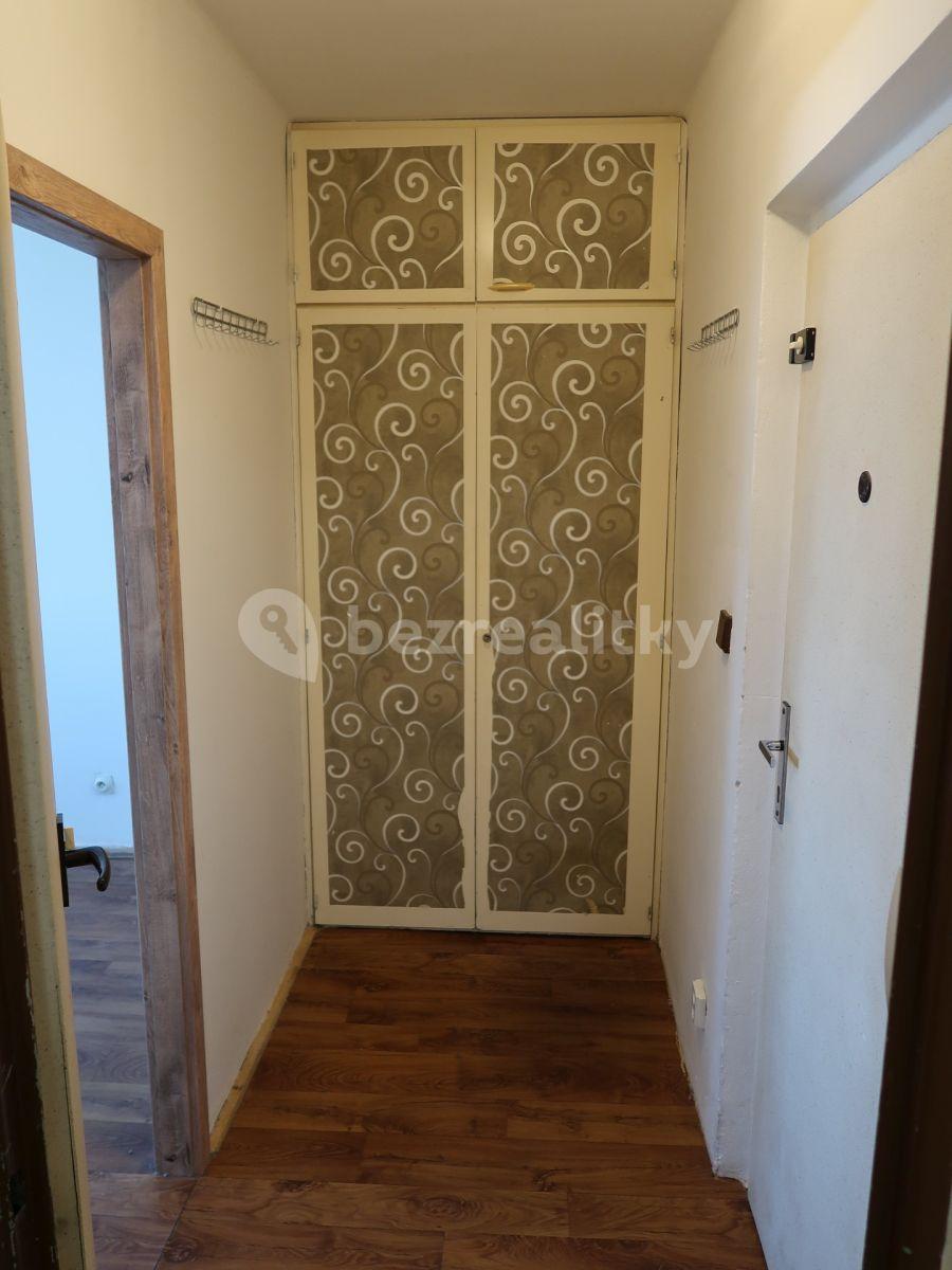 1 bedroom with open-plan kitchen flat to rent, 34 m², Veverkova, Hradec Králové, Královéhradecký Region